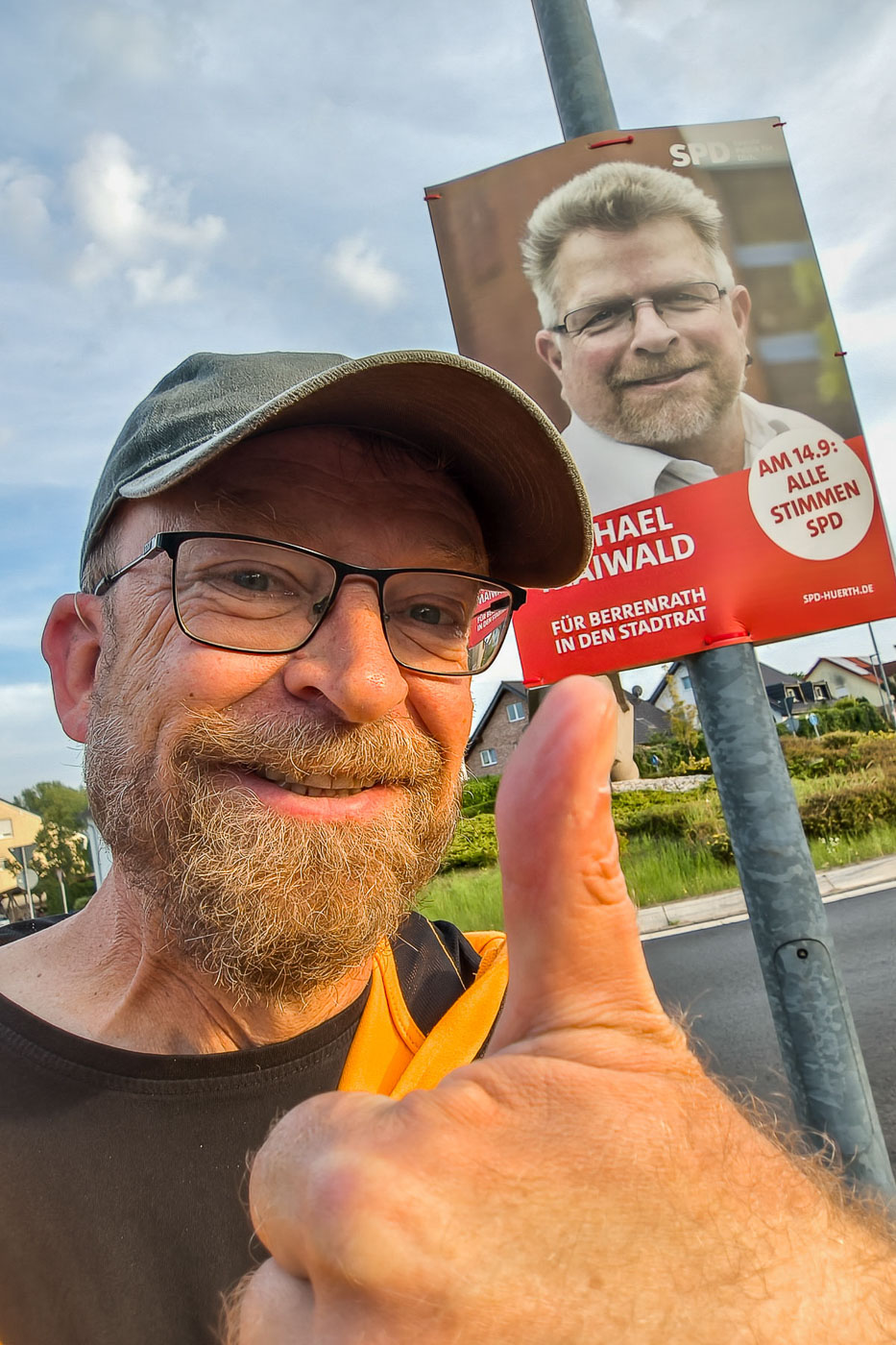 Wahlplakat im Straßenbild